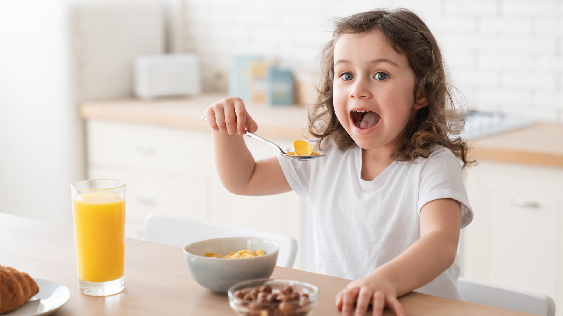 De ce sunt vitaminele esențiale pentru dezvoltarea optimă a copiilor?