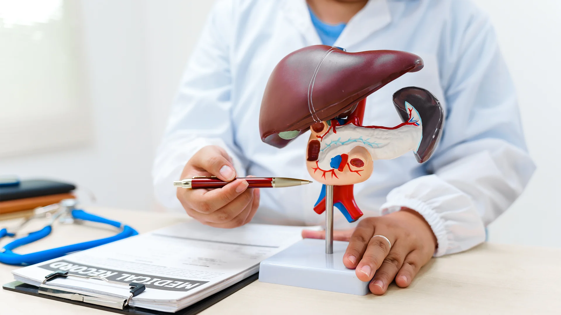 Conf. Dr. Ovidiu Frățilă: Ficatul nu dă semnale dureroase