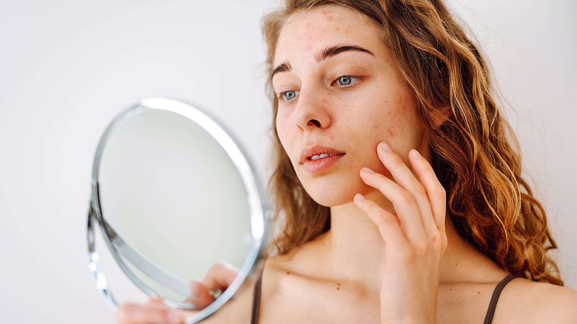 Dr. Mihai Lupu: Pielea are un echilibru fin – prea multă curățare o destabilizează, prea puțină lasă impuritățile să se acumuleze