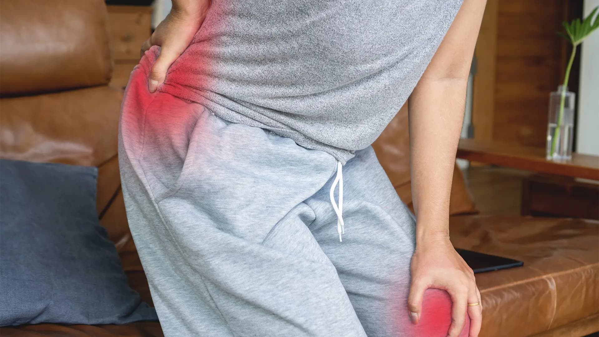 STUDIU. Statul mai des în picioare poate îmbunătăți sănătatea femeilor la menopauză